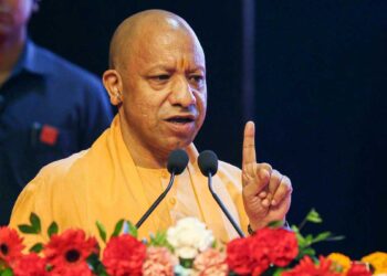 UP की 8 सहकारी चीनी मिलों का जलवा, राष्ट्रीय दक्षता पुरस्कार में प्रदेश ने मारी बाजी; जानें किन मिलों को मिला सम्मान