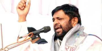UP Politics: BJP के दलित नेता कौशल किशोर की पोस्ट से मचा सियासी घमासान, क्या पार्टी बदलने का दिया संकेत?