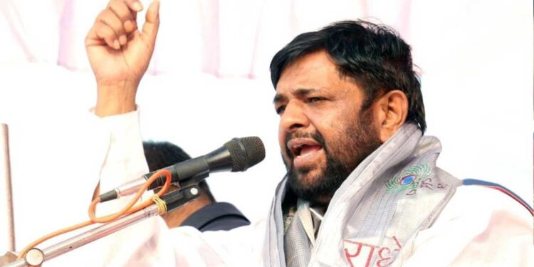 UP Politics: BJP के दलित नेता कौशल किशोर की पोस्ट से मचा सियासी घमासान, क्या पार्टी बदलने का दिया संकेत?