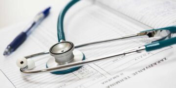 यूपी के सरकारी Doctors के लिए बड़ी खुशखबरी! अब Retirement के बाद भी 70 साल तक कर सकेंगे काम