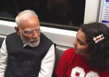 Metro में PM मोदी का अचानक सफर, बच्चों से बातचीत और काशी का जिक्र… जानिए क्या हुआ?
