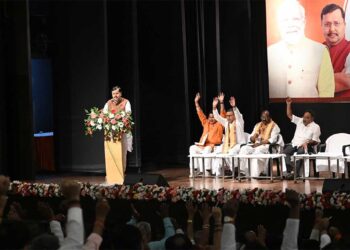 बंगाल दौरे पर BJP अध्यक्ष नितिन नबीन, सांसदों-विधायकों संग बैठक; संगठन और आगे की रणनीति पर मंथन