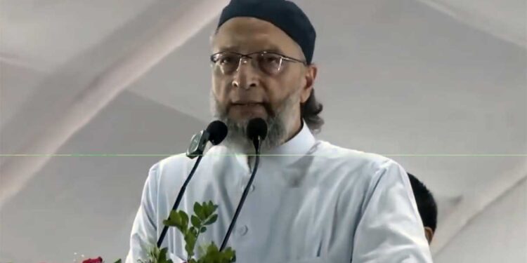 ओवैसी का Gen Z से सवाल- ‘बीवी की गुलामी करोगे?’ फिर बोले- ‘वही अच्छा मर्द है’, UCC पर भी साधा निशाना
