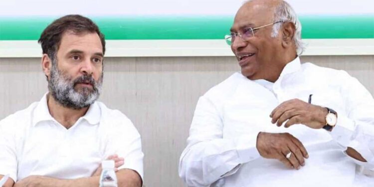 Kharge Purification Row: शुद्धिकरण विवाद पर कांग्रेस का बड़ा दांव, दिल्ली में जुटेंगे सभी दलित सांसद