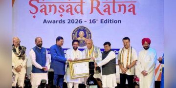 संसद रत्न मिलते ही जगदंबिका पाल ने साधा विपक्ष पर निशाना, राहुल गांधी-अखिलेश यादव को लेकर कह दी बड़ी बात