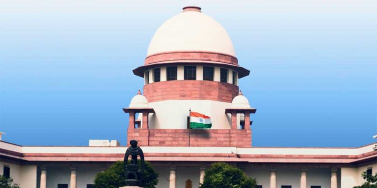 वंदे मातरम के छह अंतरे अनिवार्य करने के कानून पर सुप्रीम कोर्ट में घमासान, SG की टिप्पणी पर भड़के वरिष्ठ वकील