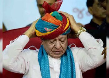 Gujarat Election से पहले बड़ा सियासी अपडेट! शंकरसिंह वाघेला की Congress में होगी वापसी? खुद बताया क्या हुई बात