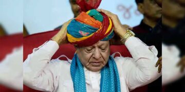 Gujarat Election से पहले बड़ा सियासी अपडेट! शंकरसिंह वाघेला की Congress में होगी वापसी? खुद बताया क्या हुई बात