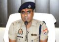 आजमगढ़ हत्याकांड के बाद अनाथ हुईं दोनों बच्चियों की जिम्मेदारी पुलिस ने उठाई, SSP ने दिया एक माह का वेतन
