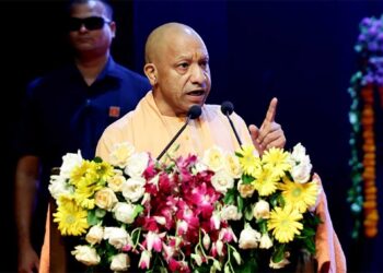 राम के बाद अब कृष्ण पर BJP का दांव! मथुरा को 977 करोड़ की सौगात देंगे CM योगी, चुनाव से पहले सियासी संदेश?