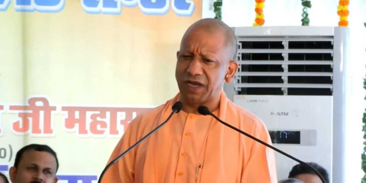 Yogi Adityanath का बड़ा दावा: ‘माफिया और मच्छर की तरह इंसेफेलाइटिस भी समाप्त’, गोरखपुर में गिनाईं UP की ये उपलब्धियां