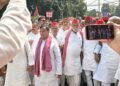 बलिया में INDIA गठबंधन का आंदोलन, अकमल नईम खां मुन्ना ने कलेक्ट्रेट पहुंचकर सौंपा ज्ञापन