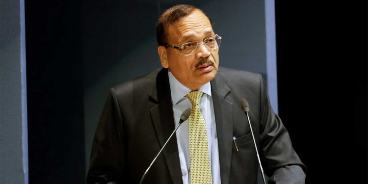 CJI सूर्यकांत की युवा वकीलों को दो टूक सलाह, बोले- “कानूनी पेशा कमजोर दिल वालों के लिए नहीं है”