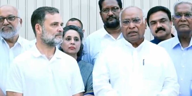 Rahul Gandhi: ‘लोकतंत्र की बहाली के लिए आखिर तक लड़ेंगे’, INDIA ब्लॉक की प्रेस कॉन्फ्रेंस में PM मोदी और अमित शाह पर साधा निशाना