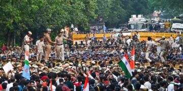 Jantar Mantar News: प्रदर्शन स्थल की सूची से हटाने पर दिल्ली पुलिस को चुनौती, सुप्रीम कोर्ट और हाईकोर्ट पहुंचा मामला
