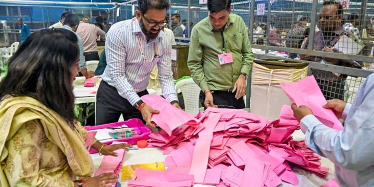 MLC Election Results: BJP सबसे बड़ी पार्टी, कांग्रेस को सिर्फ 1 सीट! वाराणसी से नागपुर तक इन दिग्गजों को मिली हार
