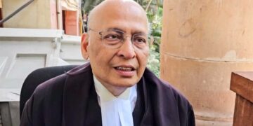 Rahul Gandhi Petition: सुप्रीम कोर्ट की 14 कमियों पर सिंघवी का पलटवार, बोले- कानून की जानकारी नहीं रखने वाले उठा रहे बेकार की आपत्तियां