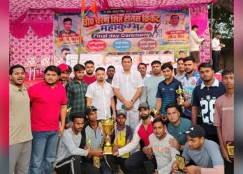 अकोला में चौधरी चरण सिंह टेनिस क्रिकेट महाकुंभ का भव्य समापन, उपेन्द्र सिंह ने विजेता टीम को दिया ₹31 हजार का पुरस्कार