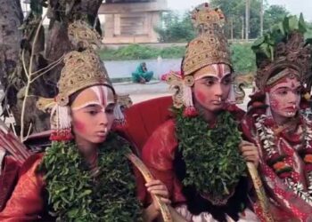 Varanasi News: काशी में 450 साल पुरानी गंगा-जमुनी तहजीब की परंपरा टूटी? रामलीला हुई, लेकिन नमाज पढ़ने नहीं पहुंचे लोग