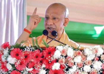 UP News: CM योगी की दंगाइयों को चेतावनी, बोले- अब दंगा किया तो बाप-दादाओं की संपत्ति भी जाएगी!
